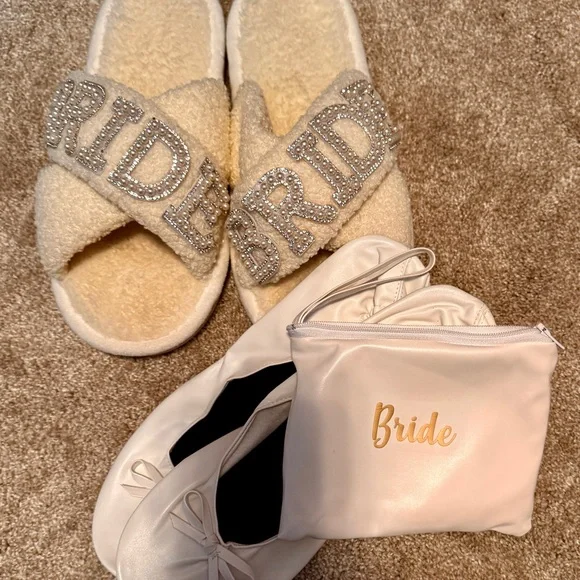Bridal Accessories Set with Medium Robe, size 9 Slippers, Heart Sunglasses … - Picture 3 of 7